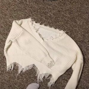 White/off white sweater